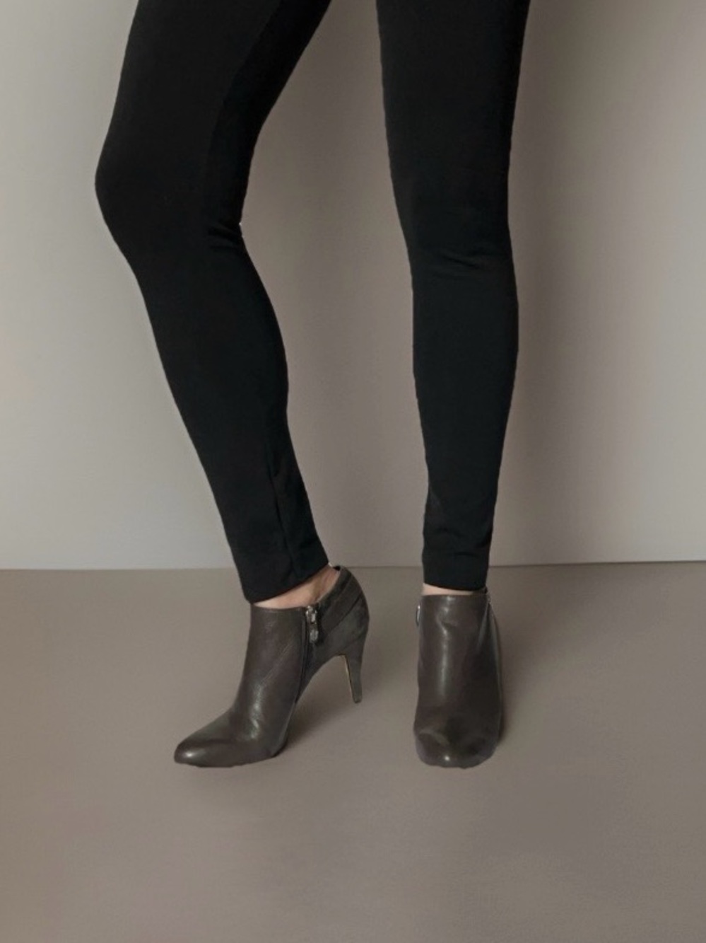 Vince Camuto Women's Brown Gray Leather Ankle Booties Size 5.5/35.5